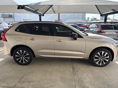 Used 2024 Volvo XC60 B5 Plus AWD/4WD image 4