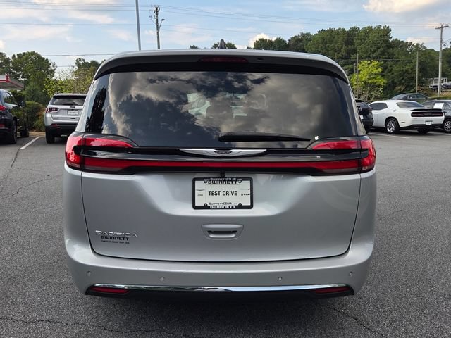 Used 2026 Chrysler Pacifica Select FWD image 7