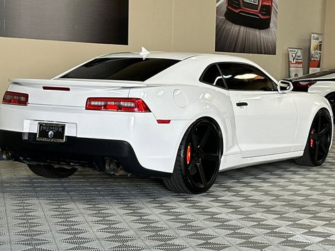 Used 2015 Chevrolet Camaro SS w/ RS Package RWD image 4