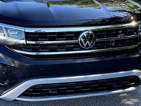 Certified 2023 Volkswagen Atlas Cross Sport SE FWD image 11