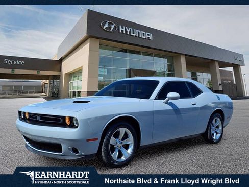 Used 2020 Dodge Challenger SXT RWD image 1