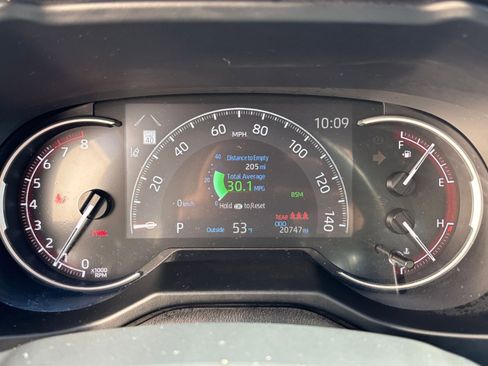 Used 2025 Toyota RAV4 XLE image 40