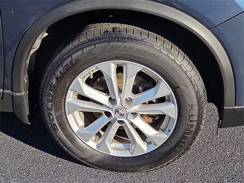 Used 2015 Nissan Rogue SV image 8