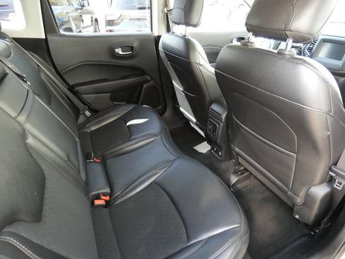 Used 2019 Jeep Compass Latitude AWD/4WD image 15
