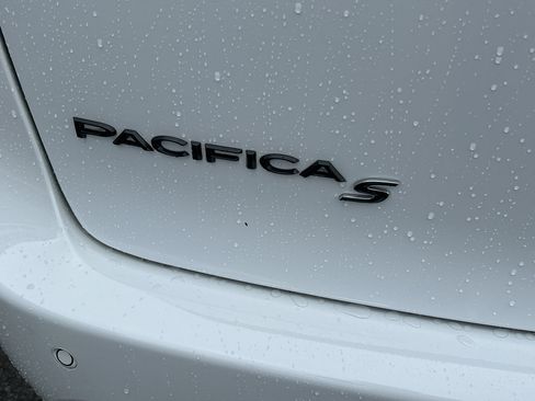 New 2026 Chrysler Pacifica Limited w/ S Appearance Package image 9