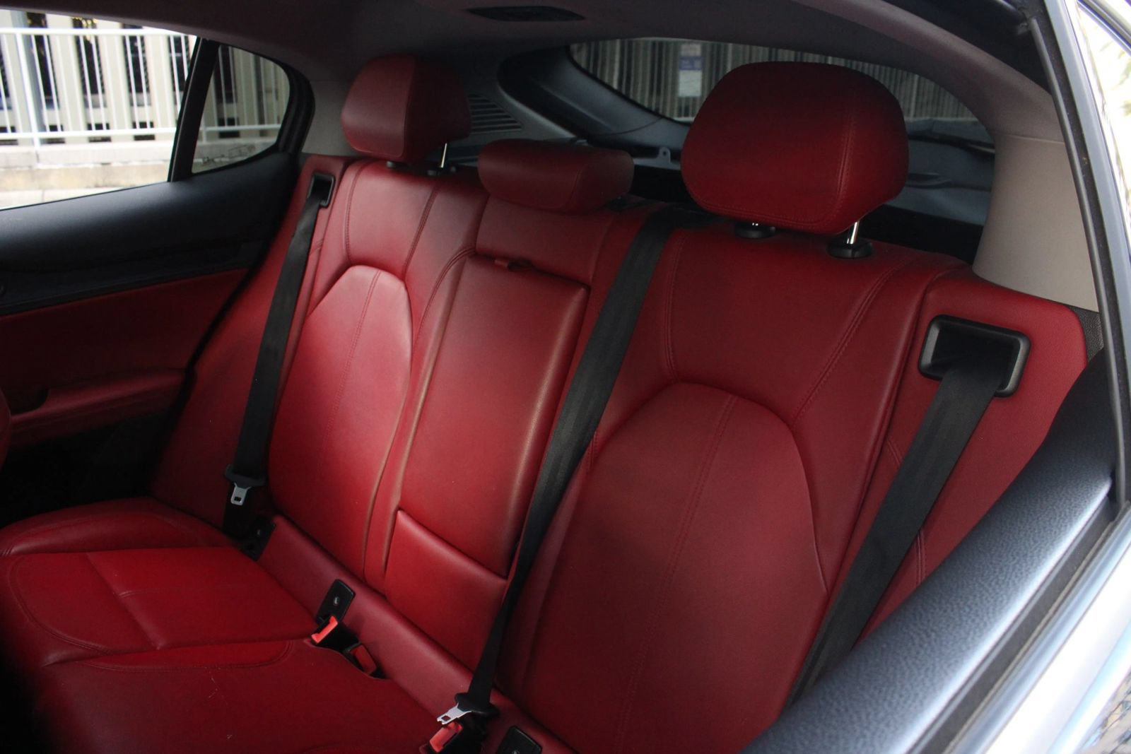Used 2020 Alfa Romeo Stelvio AWD w/ Cold Weather Package image 17