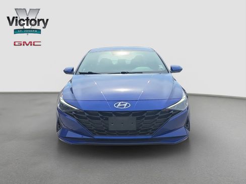 Used 2023 Hyundai Elantra SEL FWD image 2