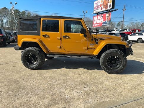 Used 2014 Jeep Wrangler Unlimited Sahara image 4