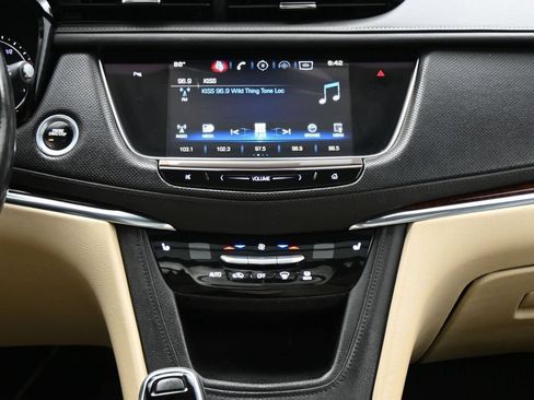 Used 2017 Cadillac XT5 Luxury w/ Driver Awareness Package FWD image 19
