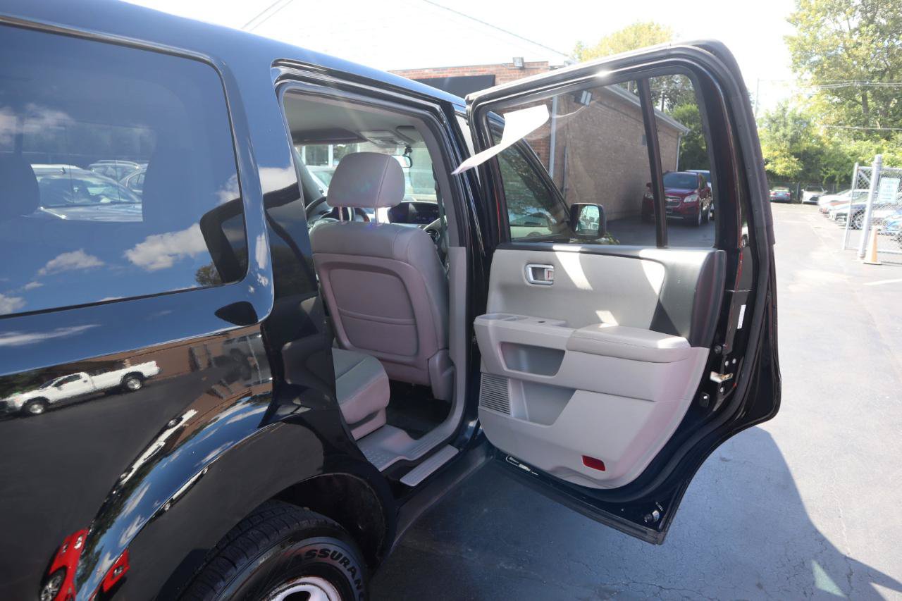 Used 2015 Honda Pilot LX image 13