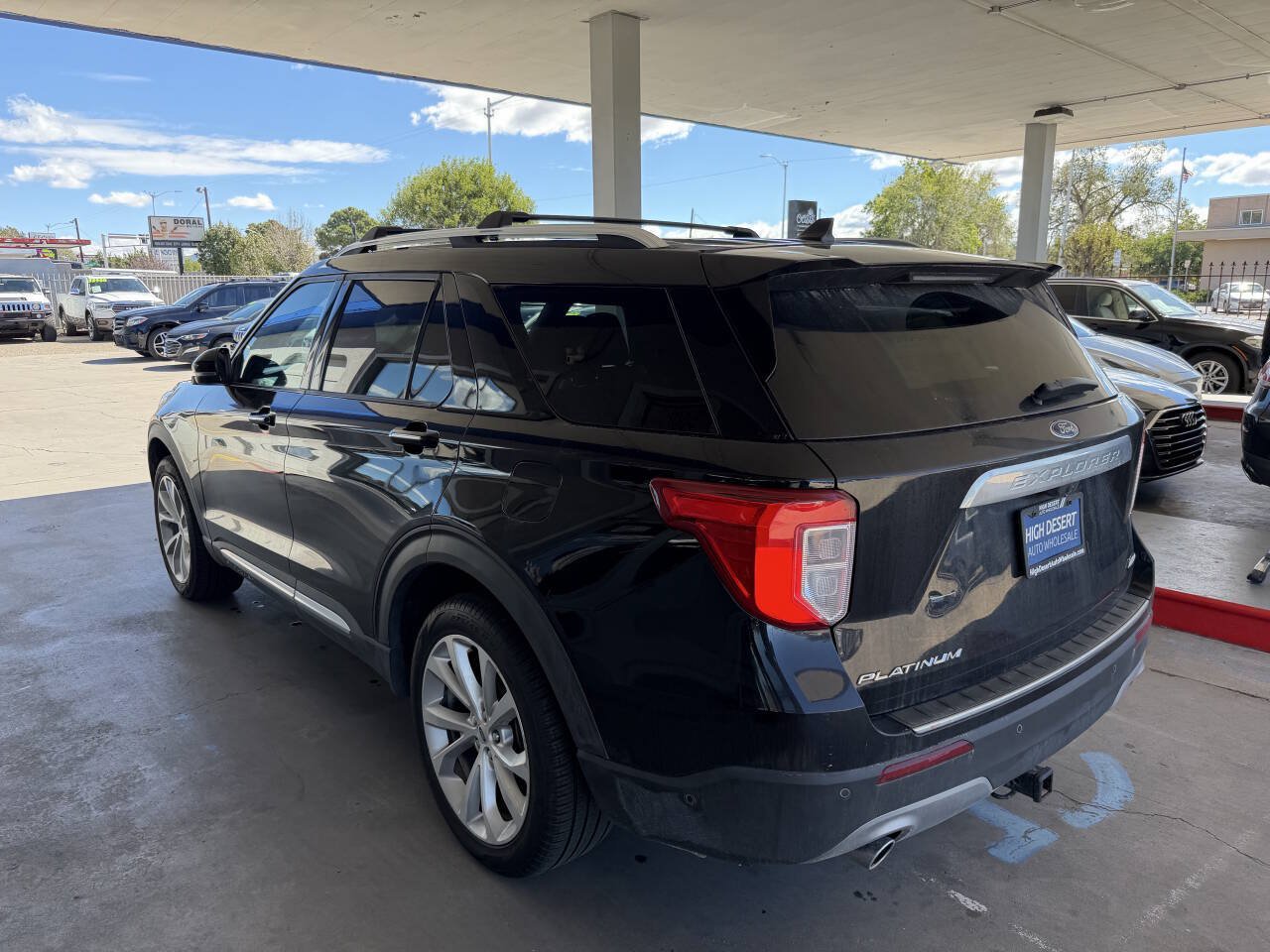 Used 2022 Ford Explorer Platinum w/ Premium Technology Package AWD/4WD image 5