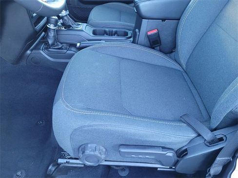 Used 2024 Jeep Wrangler Unlimited Sahara image 17