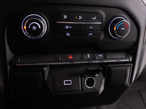 Used 2019 Chevrolet Silverado 1500 Custom w/ Infotainment Package image 23