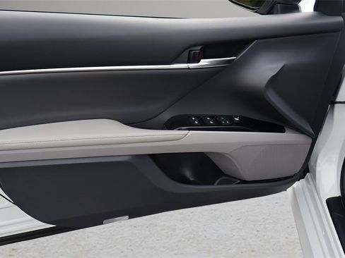 Certified 2020 Toyota Camry XLE image 22