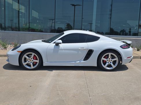 Certified 2023 Porsche 718 Cayman S RWD image 2