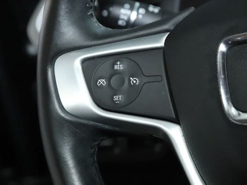 Used 2019 GMC Acadia SLT AWD/4WD image 25