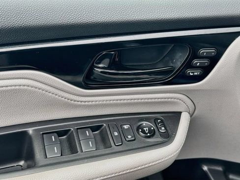 Used 2023 Honda Odyssey Touring image 19