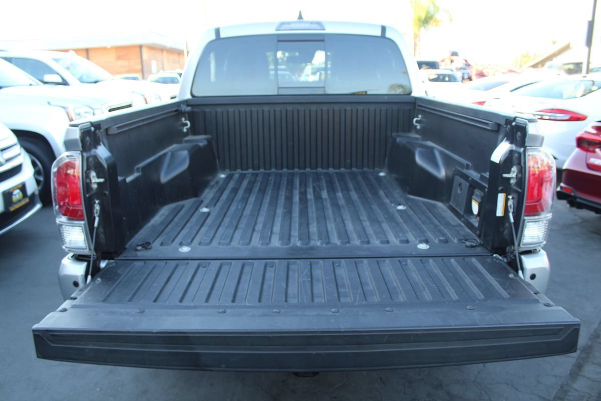 Used 2021 Toyota Tacoma TRD Sport w/ Technology Package AWD/4WD image 18