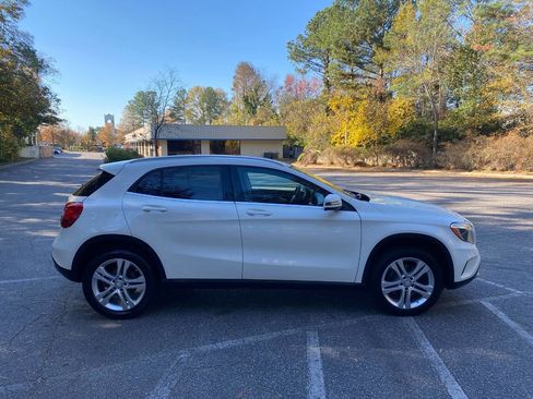 Used 2017 Mercedes-Benz GLA 250 4MATIC image 4