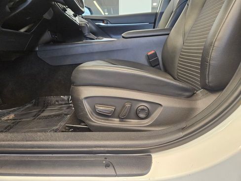 Used 2022 Toyota Camry SE image 15