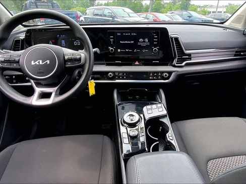 Used 2023 Kia Sportage LX AWD/4WD image 17