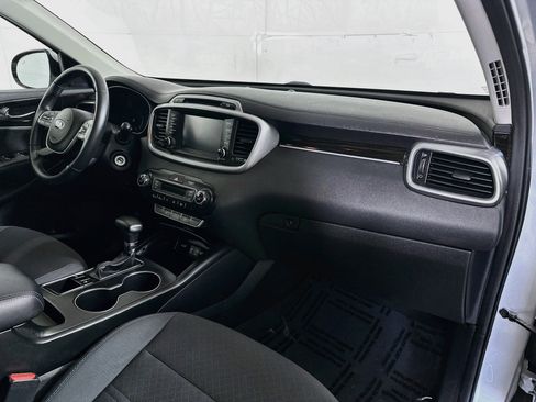 Used 2019 Kia Sorento FWD w/ LX Convenience Package image 27