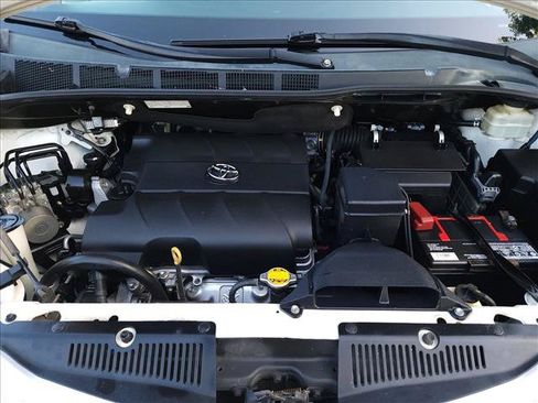 Used 2015 Toyota Sienna Limited FWD image 23