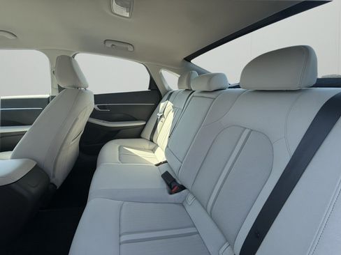 Used 2025 Hyundai Sonata SEL FWD image 23