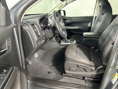 Used 2022 Chevrolet Colorado LT w/ LT Convenience Package image 12