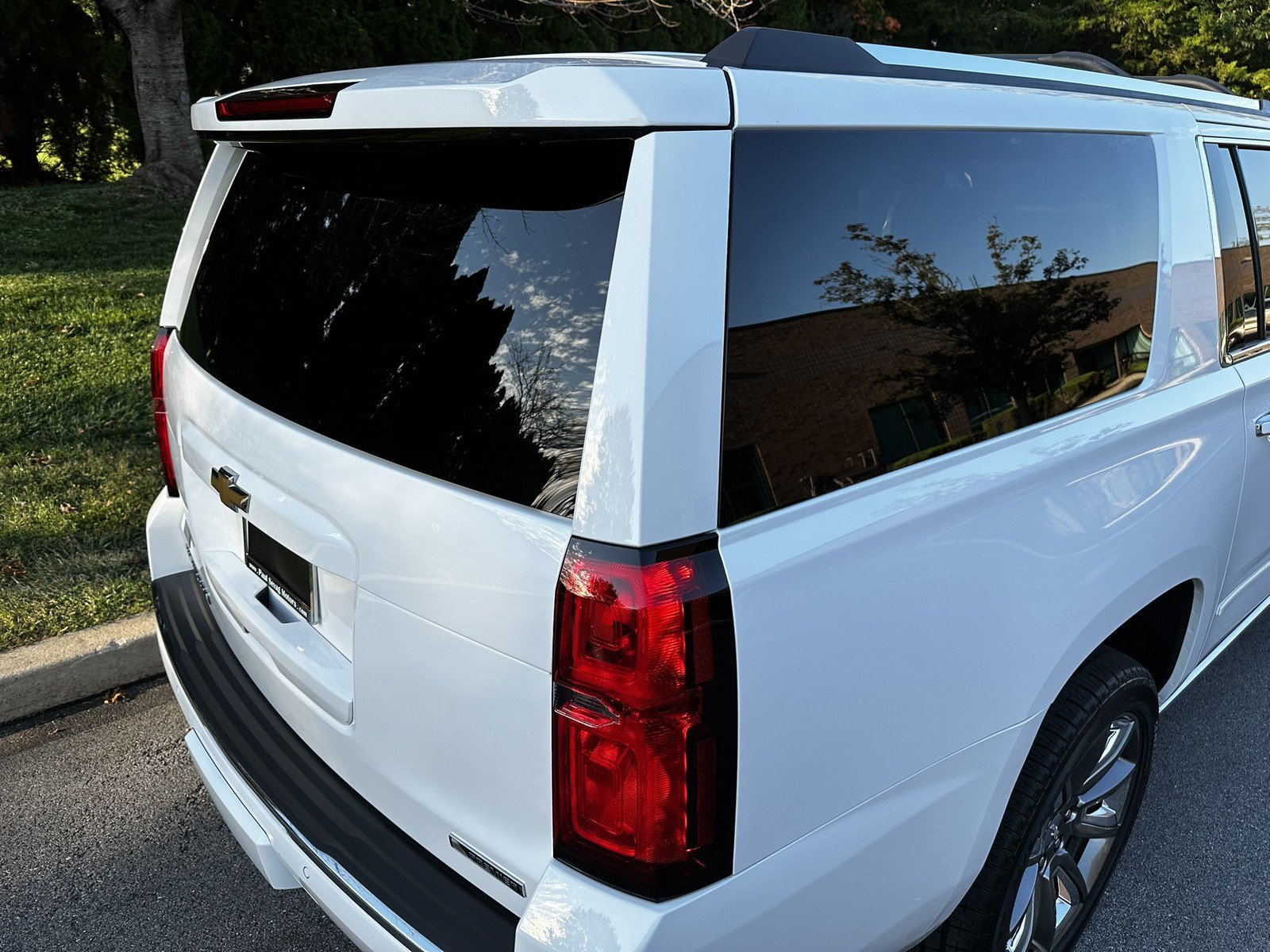 Used 2018 Chevrolet Suburban Premier AWD/4WD image 41