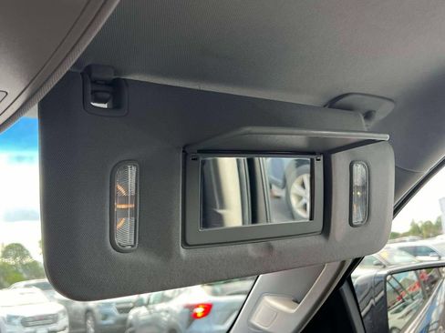 Used 2016 Cadillac Escalade Luxury AWD/4WD image 32