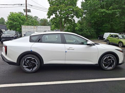New 2025 Kia K4 EX image 8