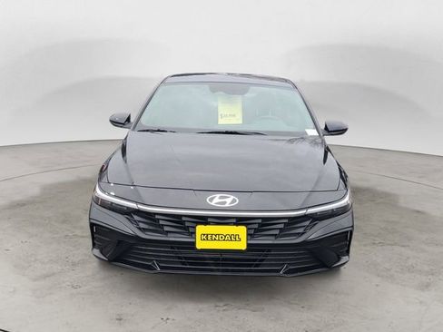 Certified 2025 Hyundai Elantra Sport image 8