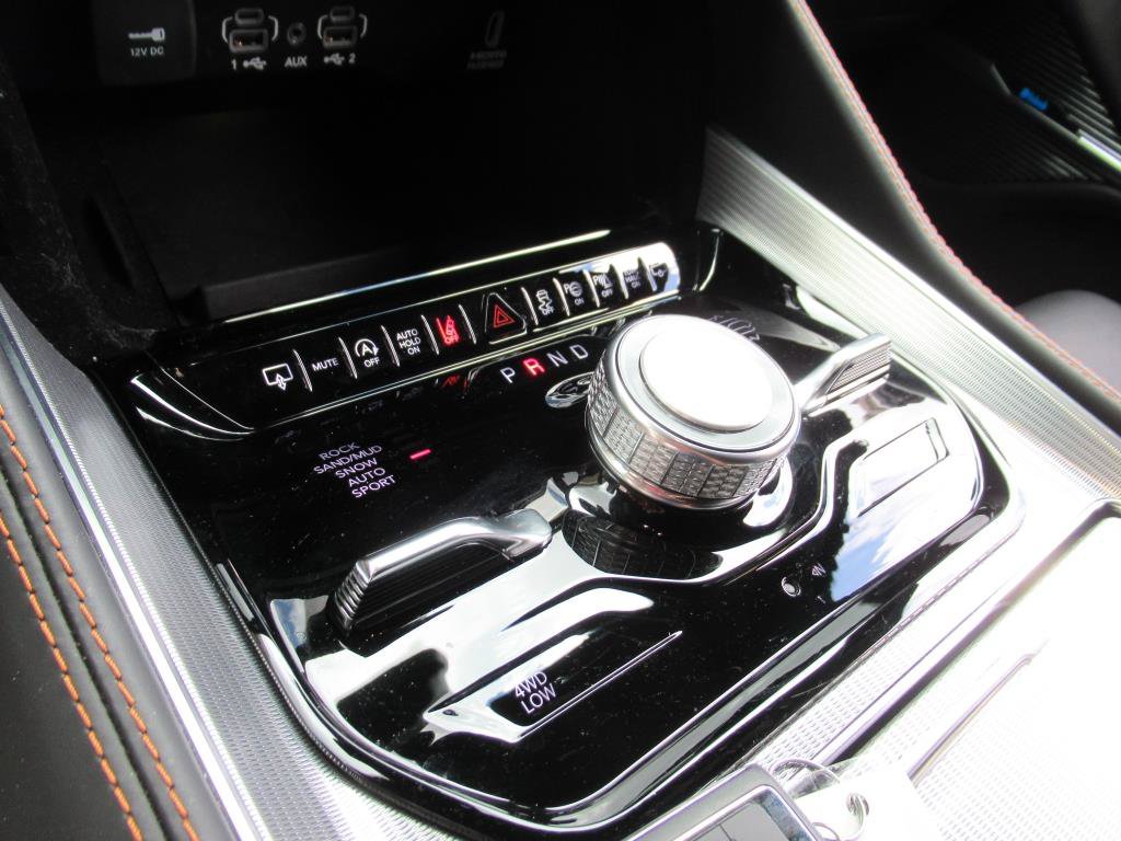Used 2023 Jeep Grand Wagoneer Series III AWD/4WD image 35