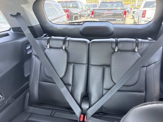 Used 2023 Ford Explorer XLT w/ Equipment Group 202A AWD/4WD image 17