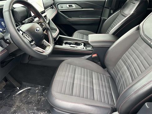 Used 2025 Ford Explorer ST-Line w/ ST-Line Street Pack image 23