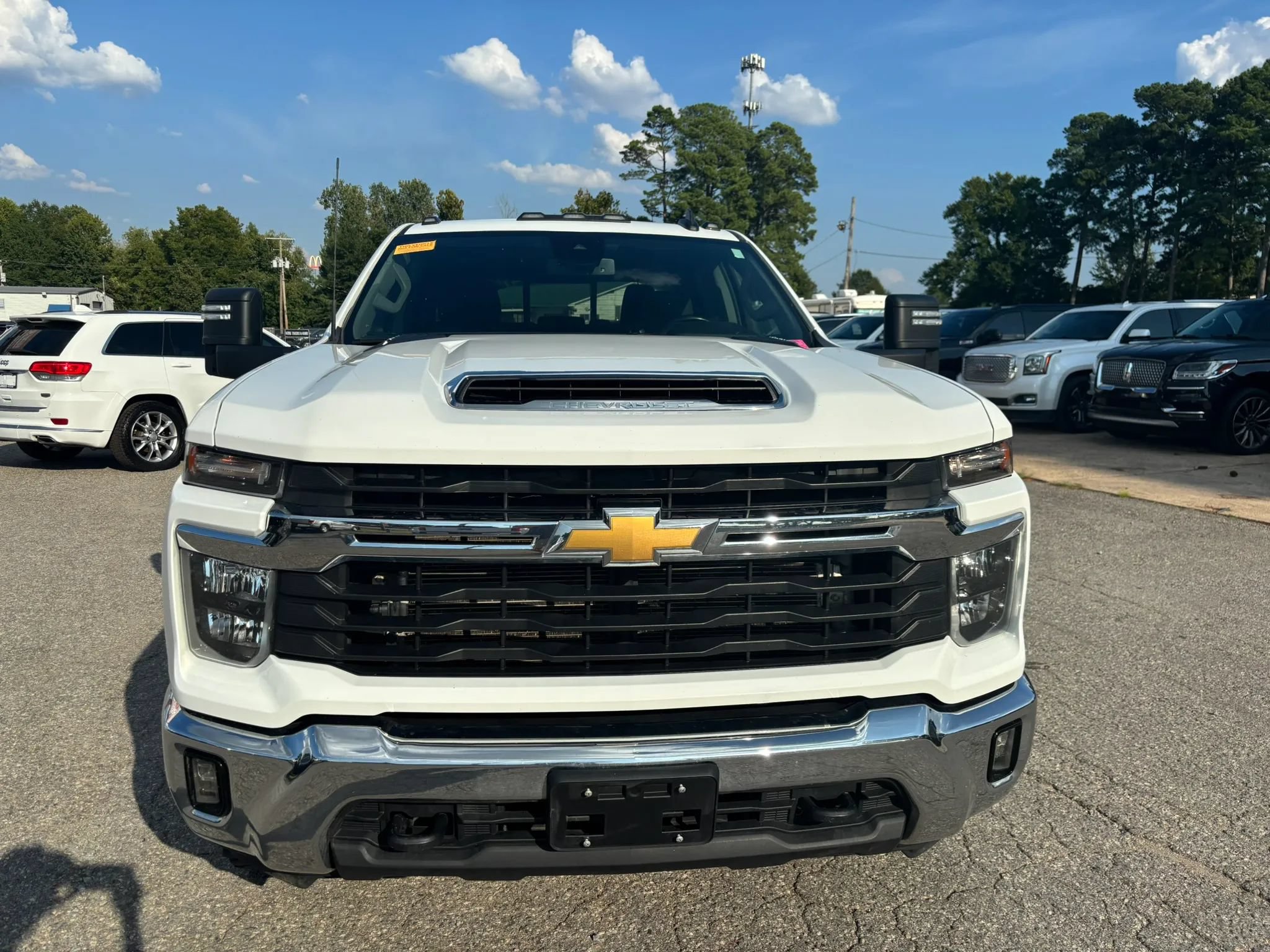 Used 2024 Chevrolet Silverado 3500 LT w/ Convenience Package AWD/4WD image 8