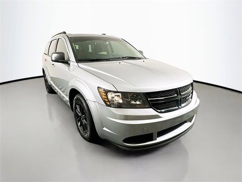 Used 2020 Dodge Journey SE w/ Blacktop Package image 1