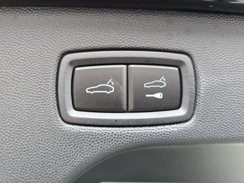 New 2026 Porsche Macan 4 Electric image 16