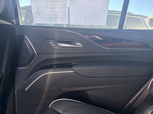 Certified 2024 Cadillac Escalade Premium Luxury w/ Performance Package image 27