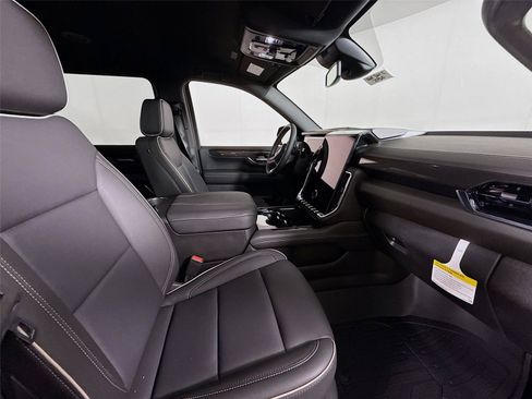 New 2026 GMC Yukon XL Elevation w/ LPO, Floor Liner Package AWD/4WD image 23