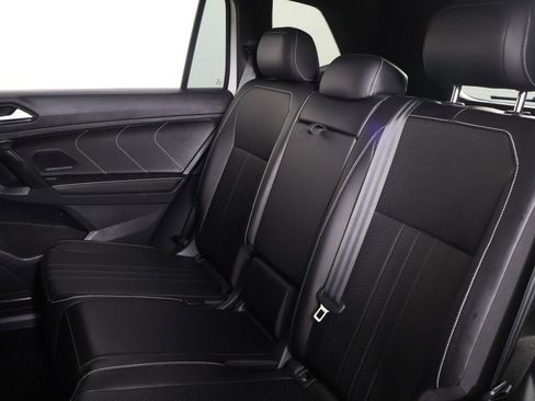 Used 2024 Volkswagen Tiguan SE R-Line image 34