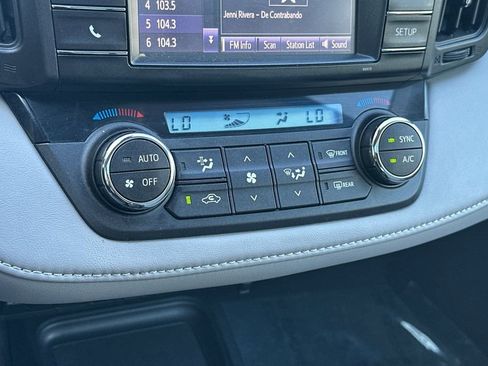 Used 2018 Toyota RAV4 XLE w/ Carpet Mat Package image 20