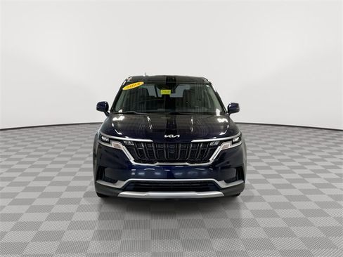 Used 2024 Kia Carnival LX image 3