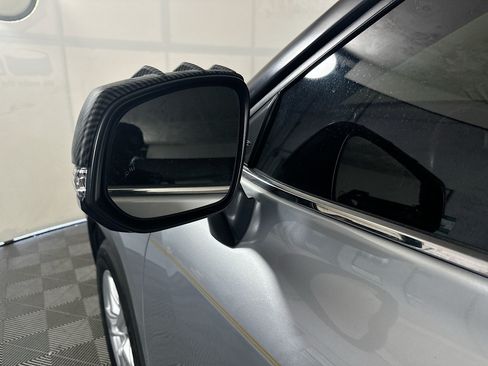 Used 2023 Toyota Highlander LE FWD image 10