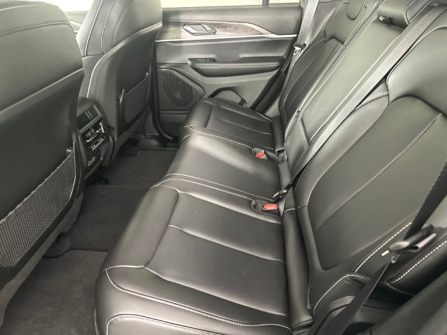 Certified 2025 Jeep Grand Cherokee Limited w/ Black Appearance Package AWD/4WD image 23