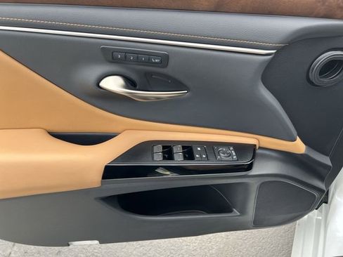 Certified 2025 Lexus ES 350 350 w/ Premium Package image 11