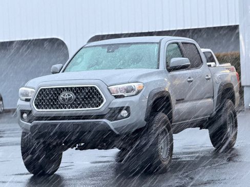 Used 2019 Toyota Tacoma TRD Off-Road image 14