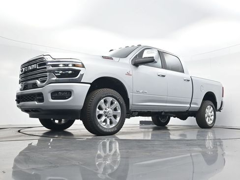 New 2026 RAM 2500 Laramie AWD/4WD image 32