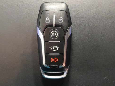 Used 2017 Ford Explorer Platinum AWD/4WD image 32